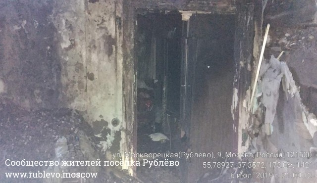 На Москворецкой улице сгорел многоквартирный жилой дом (ВИДЕО) 0 На Москворецкой улице сгорел многоквартирный жилой дом (ВИДЕО) 0