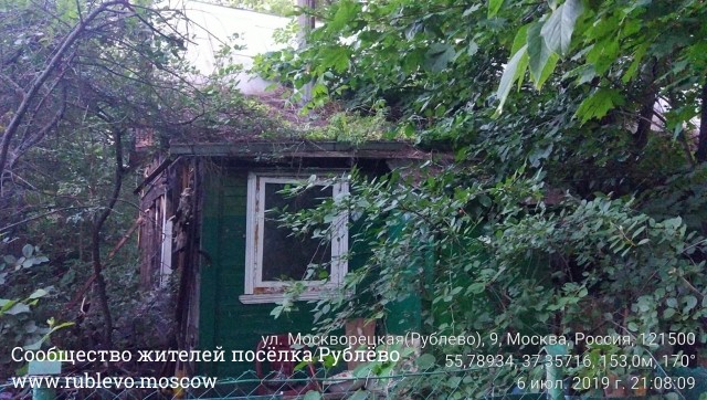 На Москворецкой улице сгорел многоквартирный жилой дом (ВИДЕО) 1 На Москворецкой улице сгорел многоквартирный жилой дом (ВИДЕО) 1