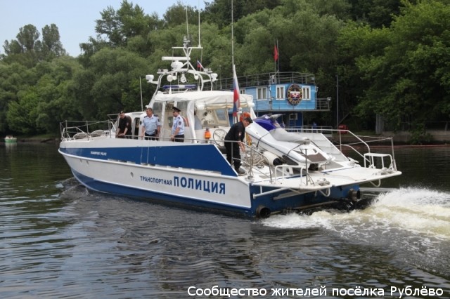 Катер наехал на жителя Рублёво, купающегося в Москве-реке